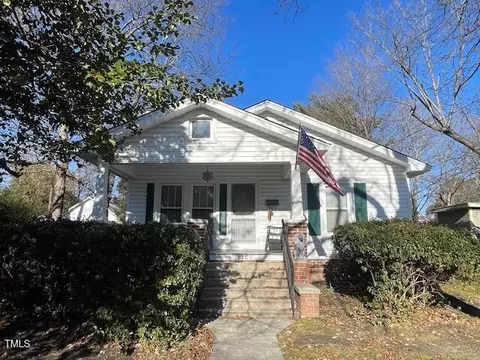 207 Center St, Apex, NC 27502