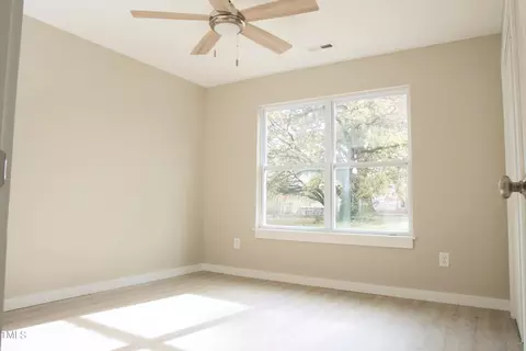 654 Staley St, Burlington, NC 27217 photo 11