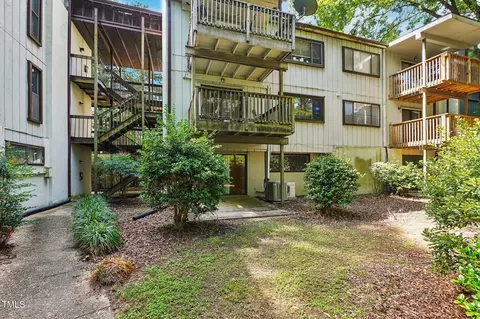 5004 Flint Ridge Pl, Raleigh, NC 27609