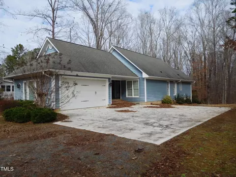 513 Port Dr, Henderson, NC 27537