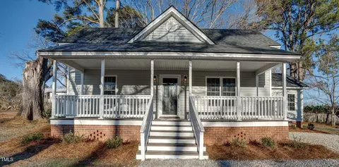 504 W Nash St, Spring Hope, NC 27882