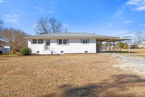 207 Cloverdale Dr, Smithfield, NC 27577 photo 8