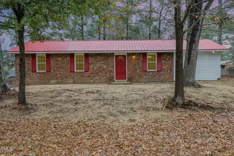 555 Rothney Ave, Southern Pines, NC 28387