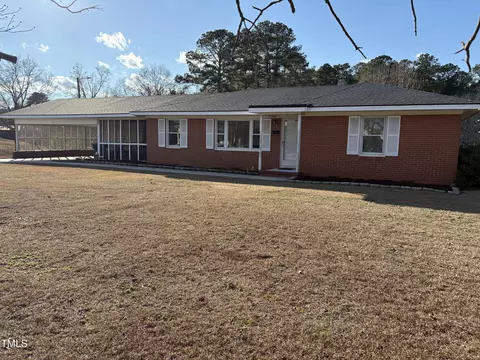 202 S 18th St, Erwin, NC 28339