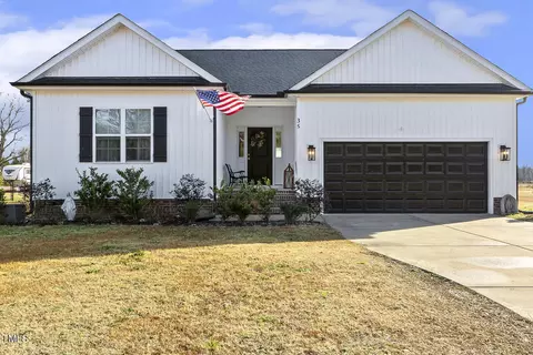 35 Southern Pl, Lillington, NC 27546
