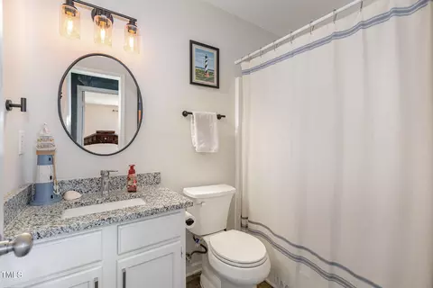 Bath - 415 Melbourne St, Durham, NC 27703 photo 2 of 2
