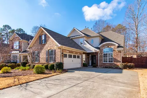 6111 Leesburg Ln, Raleigh, NC 27617