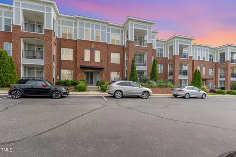 601 Finsbury St #100, Durham, NC 27703