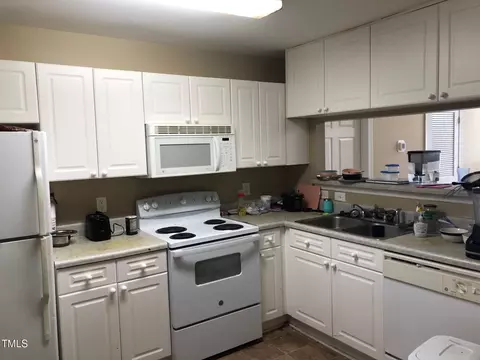 929 Morreene Rd #B-34, Durham, NC 27705 photo 9