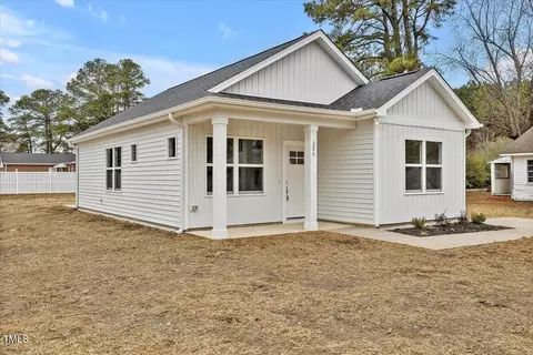 206 3rd St, Erwin, NC 28339 photo 3