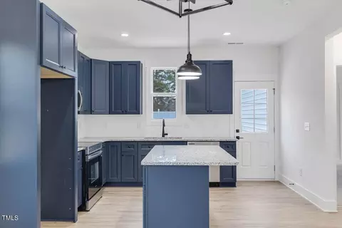 206 3rd St, Erwin, NC 28339 photo 4