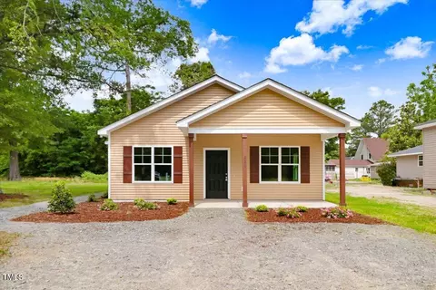 157 Rainbow Dr, Dunn, NC 28334