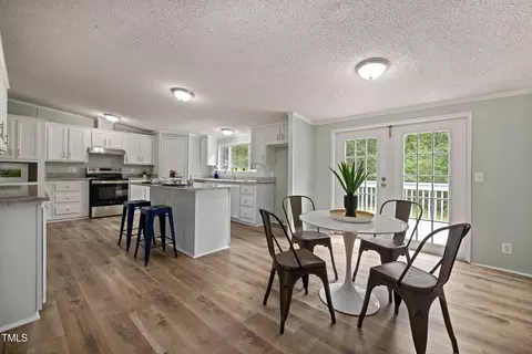8225 Fieldcrest Ln, Fuquay Varina, NC 27526