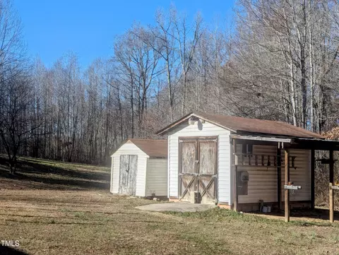 Exterior - 931 Claiborne Cir, Skipwith, VA 23968 photo 3 of 5
