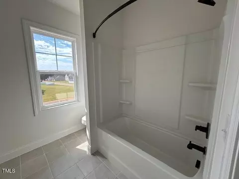 Bath - 154 Tennyson Dr, Garner, NC 27529 photo 4 of 5