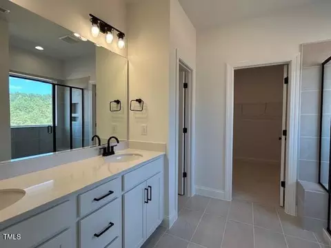 Bath - 154 Tennyson Dr, Garner, NC 27529 photo 2 of 5