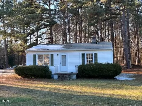 160 S Bullock St, Henderson, NC 27536