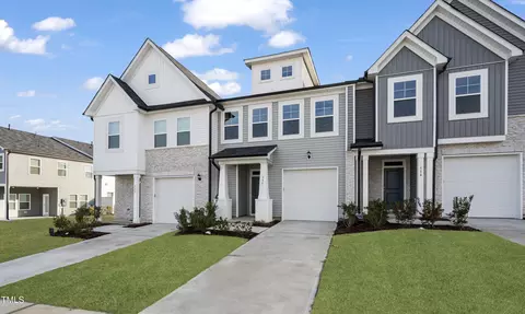 556 Eversden Dr, Zebulon, NC 27597