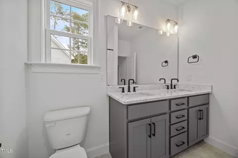 Bath - 2628 Silver Gate Ct, Wake Forest, NC 27587 photo 3 of 5