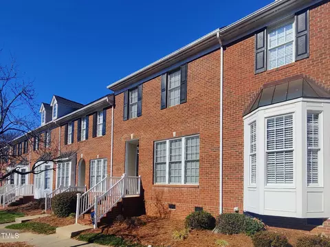 121 Lumina Pl, Holly Springs, NC 27540