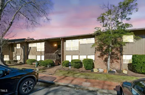1506 Oak Tree Dr, Chapel Hill, NC 27517