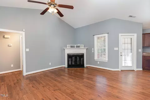 136 Sycamore Ct, Benson, NC 27504 photo 7