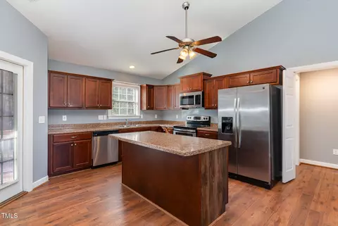 136 Sycamore Ct, Benson, NC 27504 photo 10