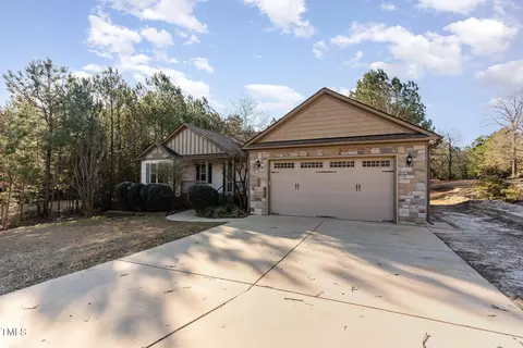 136 Sycamore Ct, Benson, NC 27504 photo 3