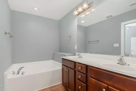 136 Sycamore Ct, Benson, NC 27504 photo 19