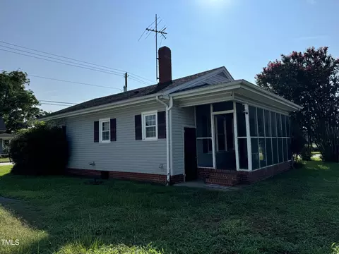 Exterior - 308 E Morgan St, Benson, NC 27504 photo 2 of 2