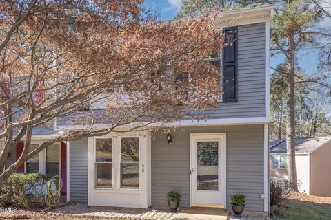 102 Candytuff Ct, Cary, NC 27513