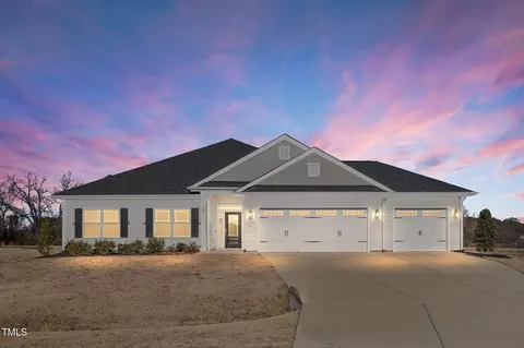145 N Hawks Ridge Ln, Smithfield, NC 27577