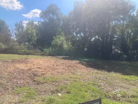 520 Singletary St SE, Wilson, NC 27893