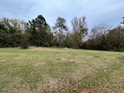 179 Riverview Rd, Erwin, NC 28339 photo 2