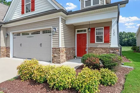 123 Radcliffe Ct, Clayton, NC 27527