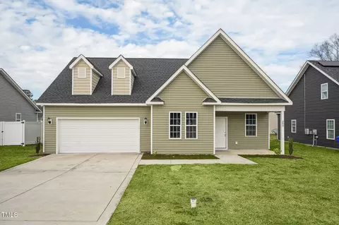 302 W Boney St, Clinton, NC 28328