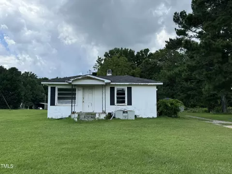 852 Old Stage Rd S, Erwin, NC 28339