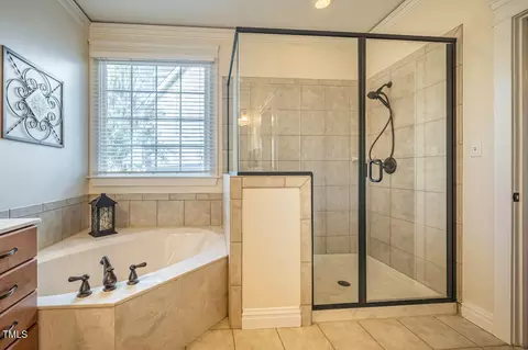 Bath - 2913 Brighton Bluff Dr, Apex, NC 27539 photo 3 of 5