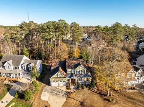 View/Area - 2913 Brighton Bluff Dr, Apex, NC 27539 photo 1 of 6