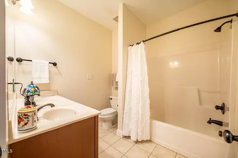 Bath - 2913 Brighton Bluff Dr, Apex, NC 27539 photo 4 of 5