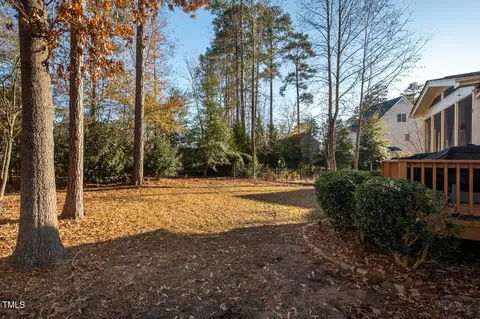 Exterior - 2913 Brighton Bluff Dr, Apex, NC 27539 photo 13 of 21
