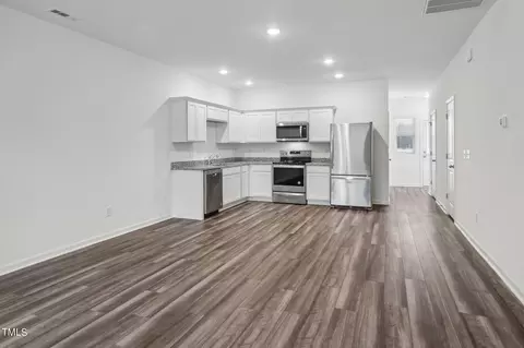 2052 Glen Crossing Dr, Durham, NC 27704 photo 3