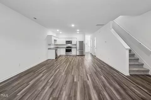 2052 Glen Crossing Dr, Durham, NC 27704 photo 4