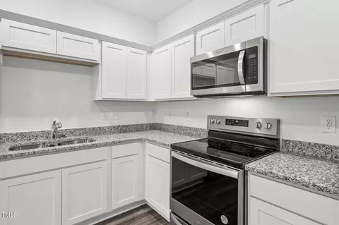 2052 Glen Crossing Dr, Durham, NC 27704 photo 9