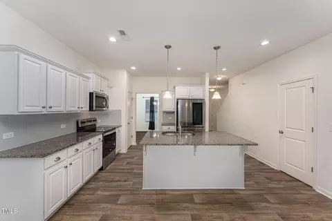 181 Pineapple Pl, Benson, NC 27504 photo 7