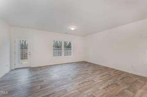 181 Pineapple Pl, Benson, NC 27504 photo 4