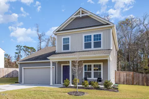 181 Pineapple Pl, Benson, NC 27504