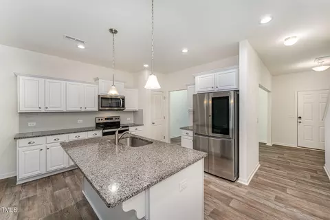 181 Pineapple Pl, Benson, NC 27504 photo 8