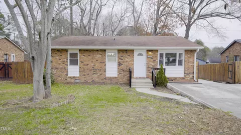 915 Da Vinci St, Durham, NC 27704