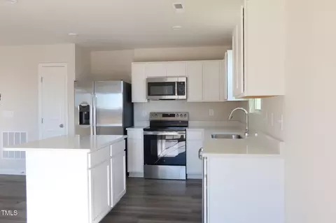 Kitchen - 4085 Dragonfly Rd, Bailey, NC 27807 photo 2 of 4